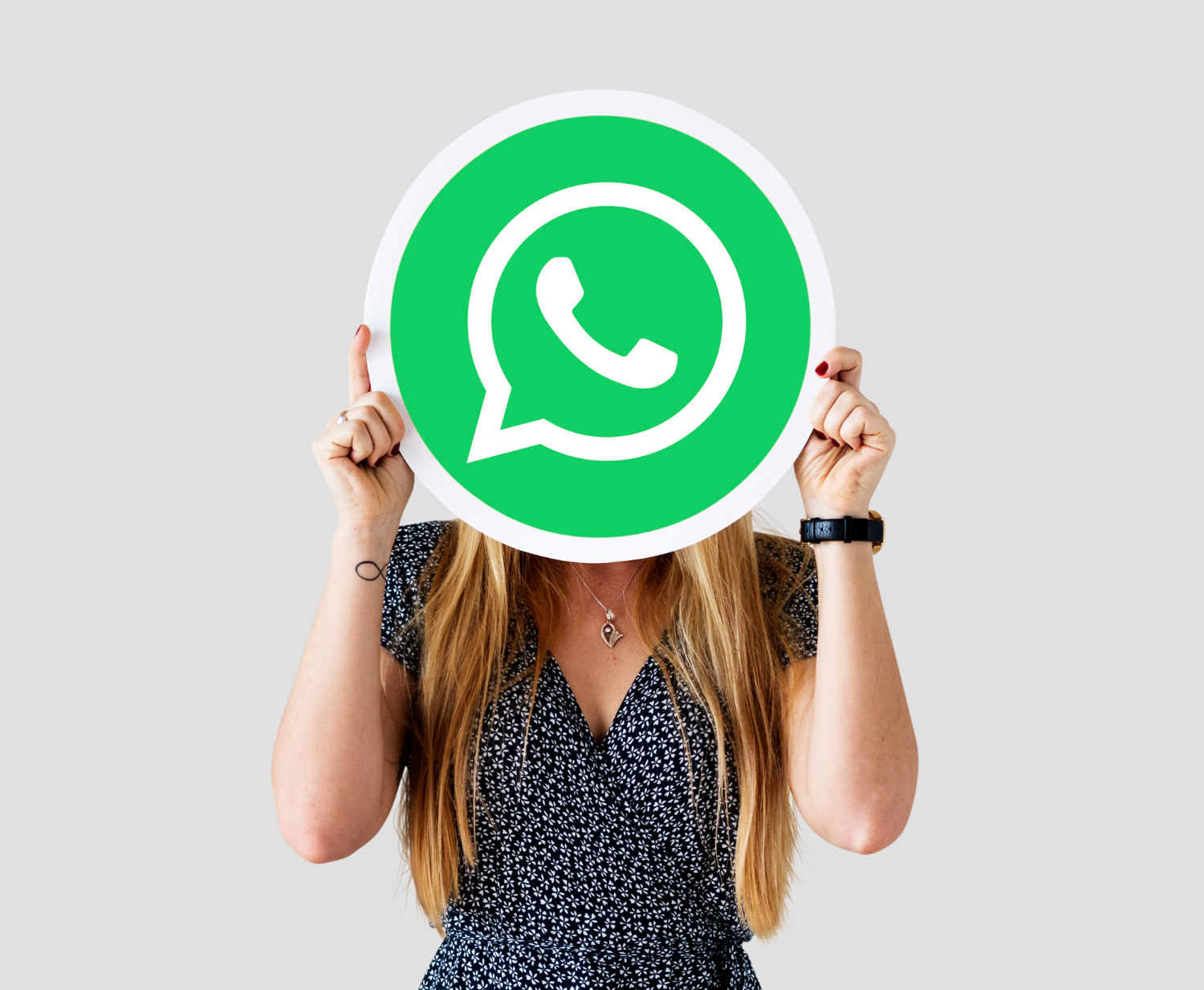 Empreendedora começa negócio com grupos de WhatsApp e hoje fatura MILHÕES; inspire-se
