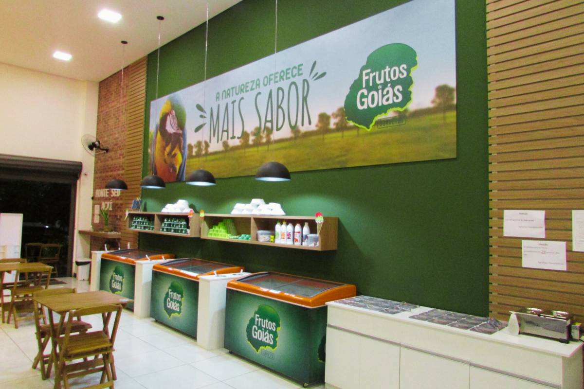 Franquia Frutos de Goiás existe? Veja como investir em uma loja da marca!