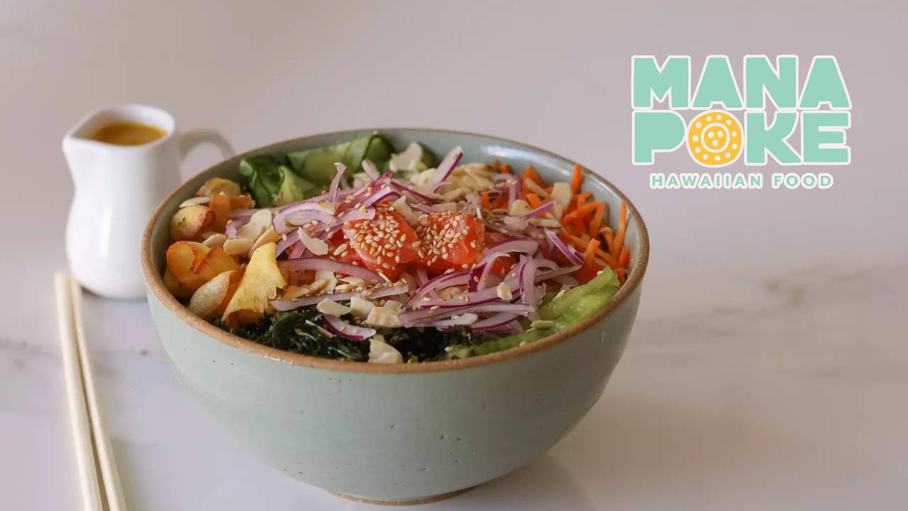 Com prato havaiano customizável, franquia Mana Poke ganha nova unidade no Sul